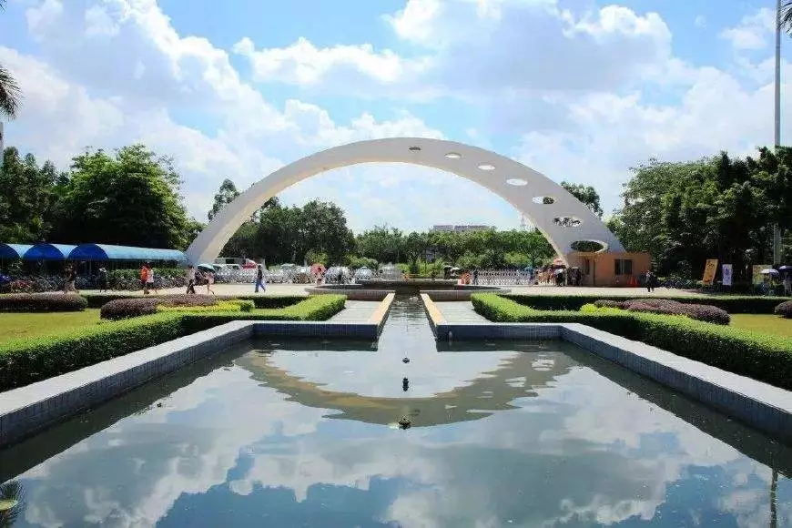 广东白云学院